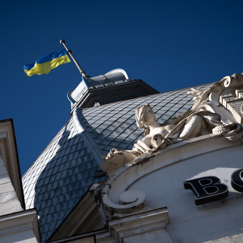 Ukraine Flagge Symbolbild Lviv